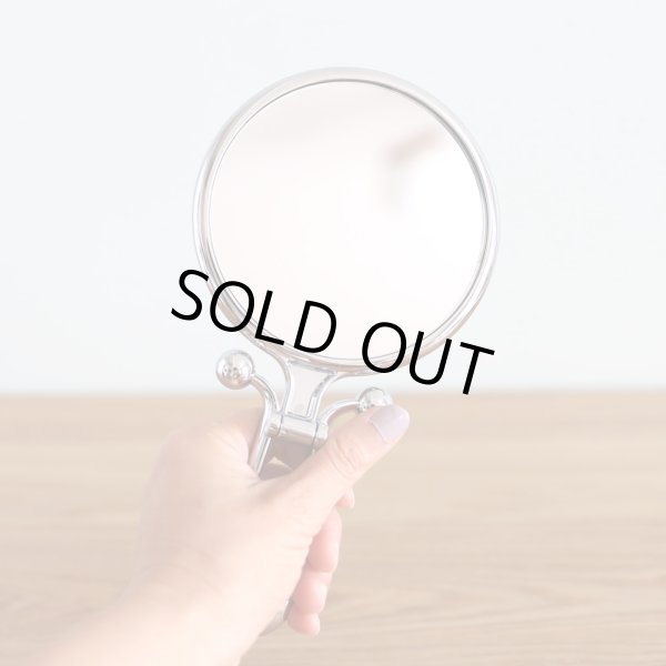 画像2: 【10倍拡大鏡付きミラー】手鏡と卓上ミラーの両様使い コンパクトミラー Lサイズ (2)