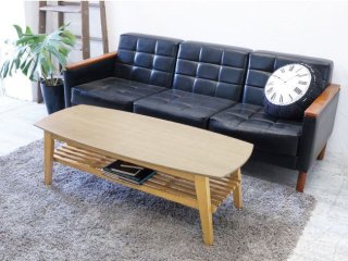 3人用ソファーの前で使える幅120cm！シンプルで美しい形状のソファー