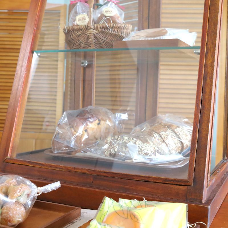 パンやケーキ、クッキーや焼き菓子の販売ショップに最適な前面ガラスのディスプレーケース