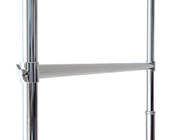 ハンガーラックを二段にできる2段バー。シャツなどの収納力が2倍に。
