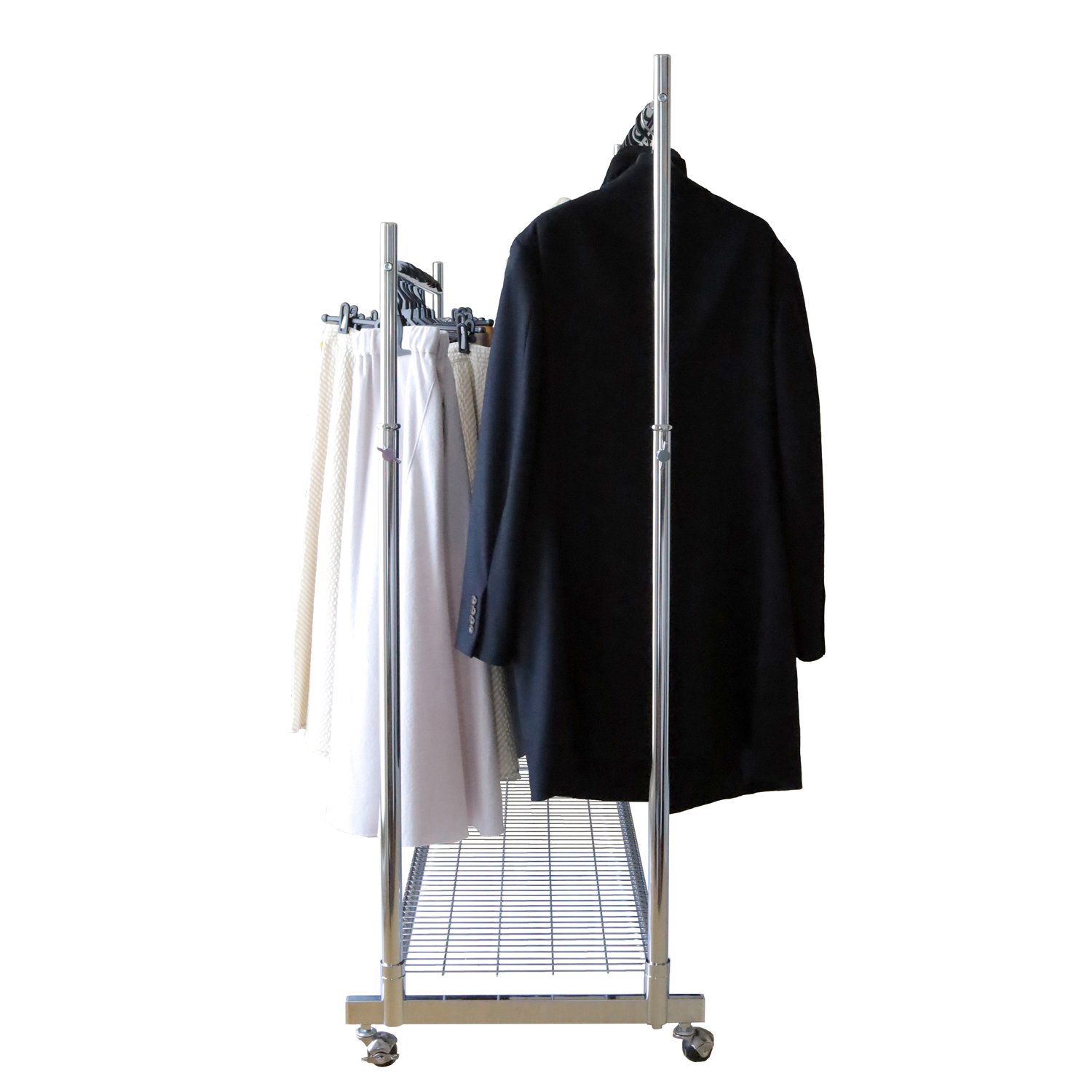 棚板付きのハンガーラック